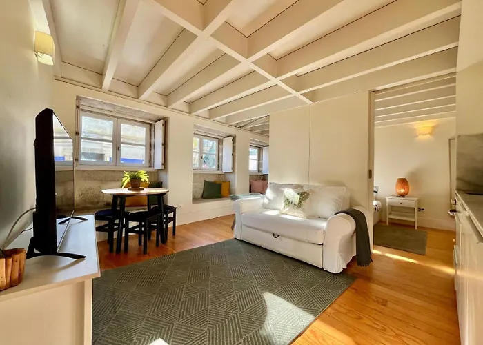 127 Porto - By The Douro